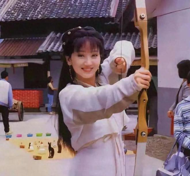 时期的照片温柔如水明亮如玉真的太美了！PG麻将胡了免费试玩模拟器赵雅芝少女(图2)